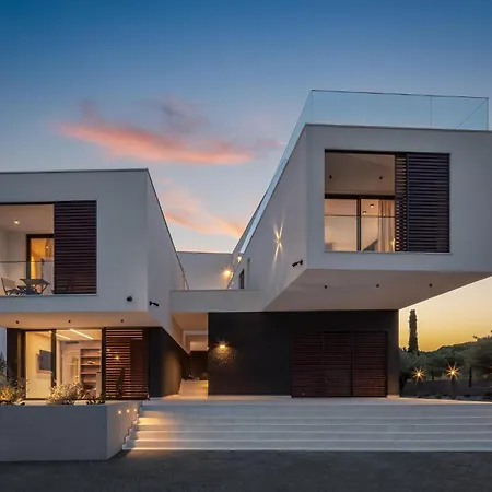 Apartman 2 Bedroom Lovely In *