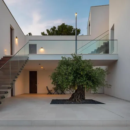 2 Bedroom Lovely In Lägenhet Betina (Sibenik-Knin)