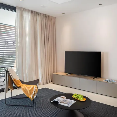 Beautiful Apartment In Betina With Wifi *