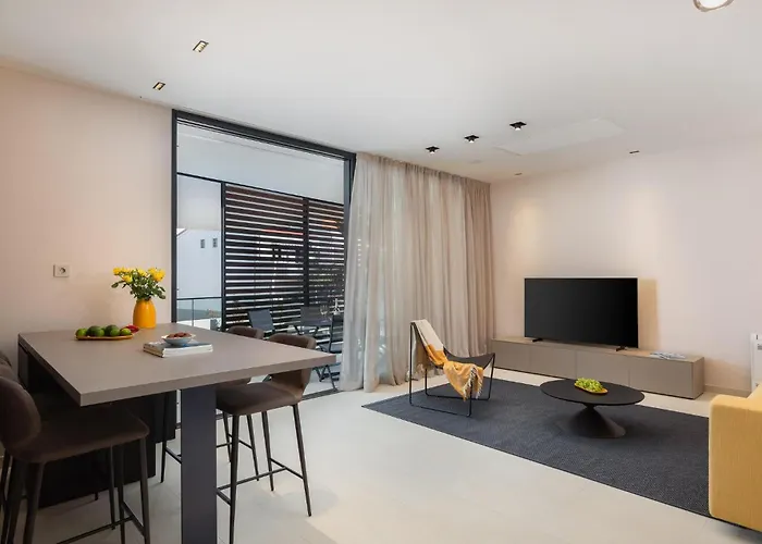 Apartman 2 Bedroom Lovely In